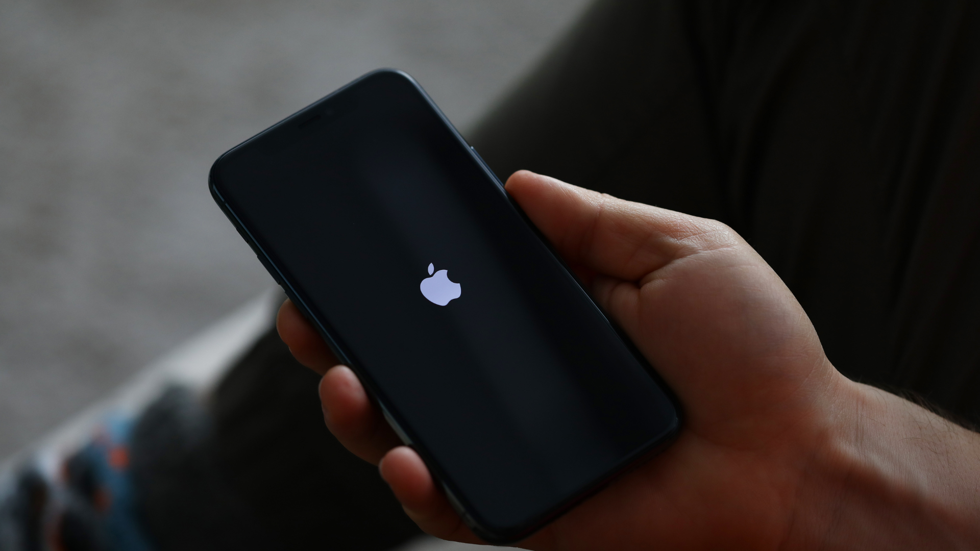 Adding a Legacy Contact to iphone